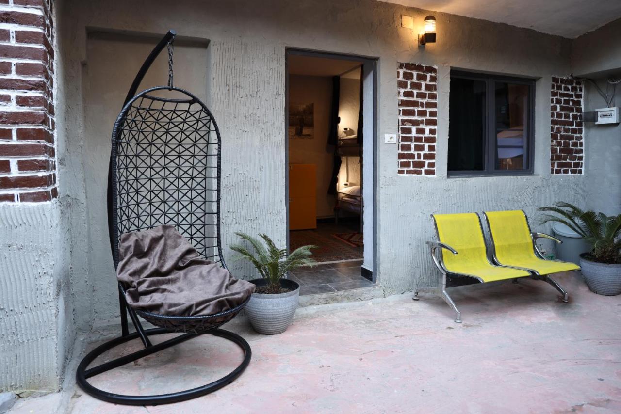 Hoja Hostel Тирана Екстериор снимка