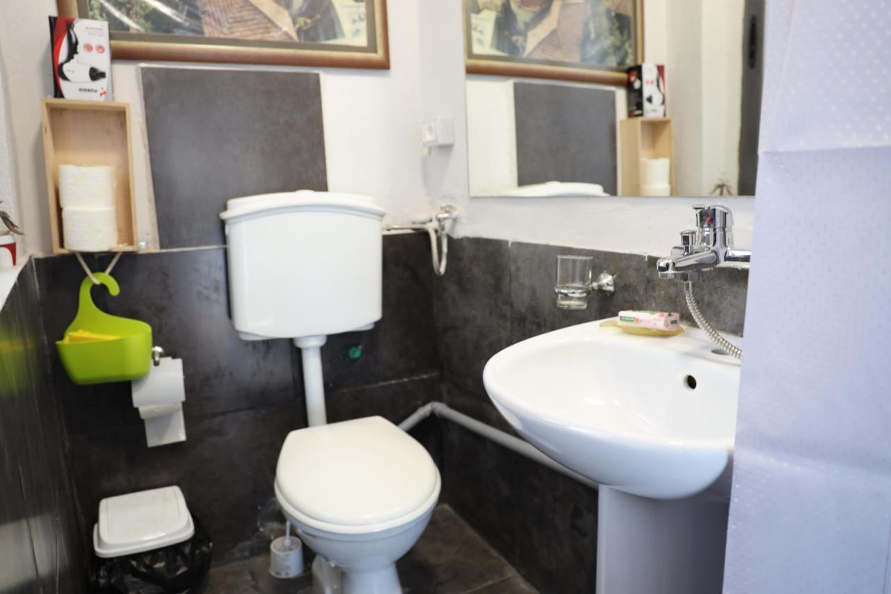 Hoja Hostel Тирана Екстериор снимка