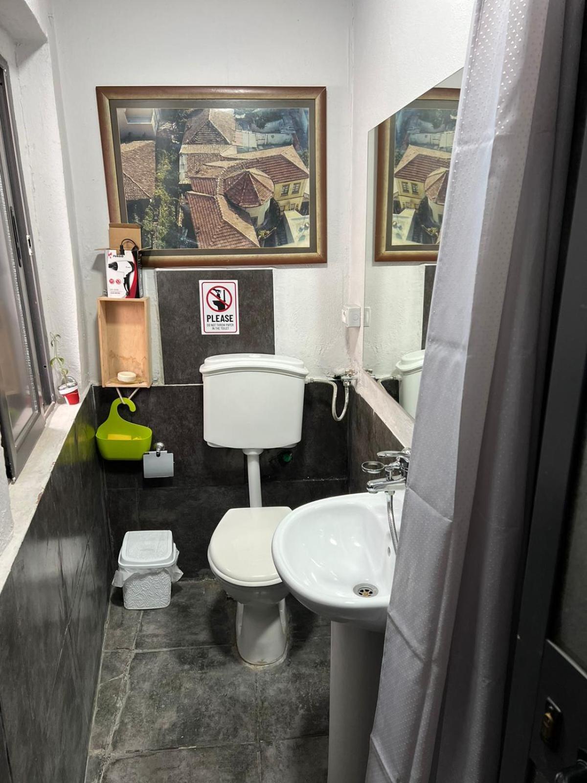 Hoja Hostel Тирана Екстериор снимка